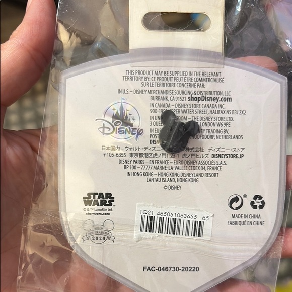 NWT.   Disney Star Wars Special Edition Key Pin - Picture 2 of 2